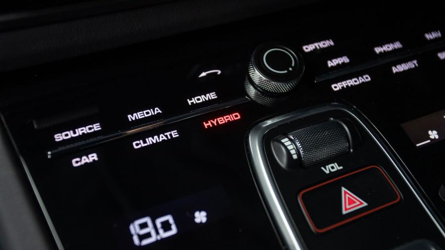 Детали интерьера Porsche Cayenne E-Hybrid (PO536) 2018 года  (WW) (фото 64 из 85)